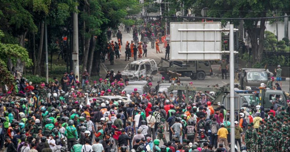 Police detain more than 300 in Indonesia's capital after unrest following protest